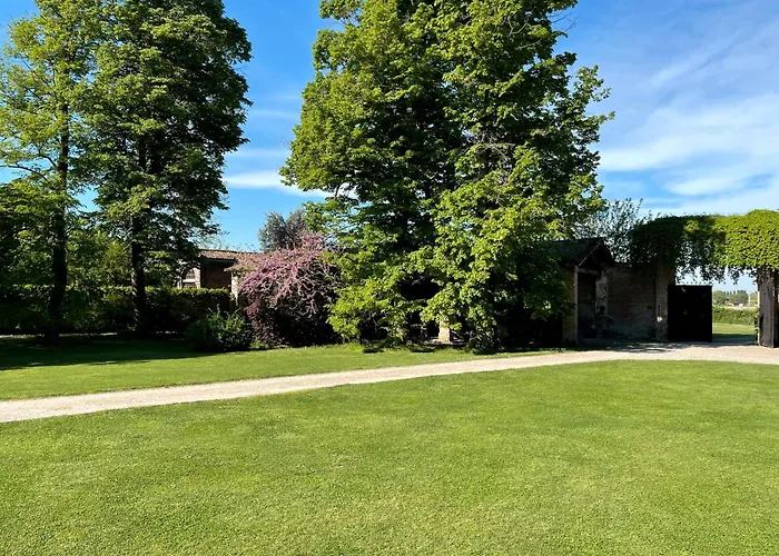 米内利广场酒店 *