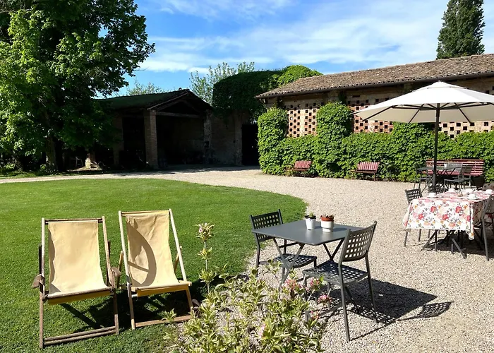 米内利广场酒店 * Sala Bolognese